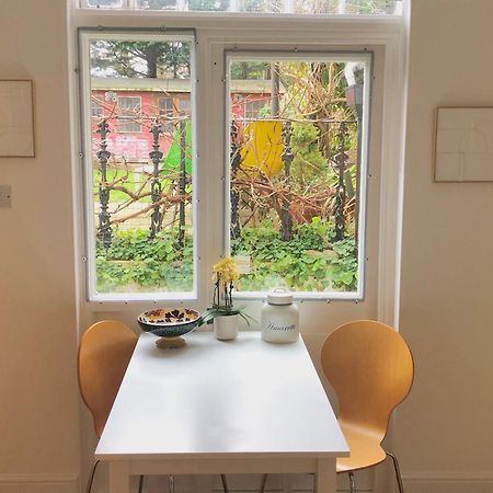 Spacious Comfortable Flat With Free Parking In East Finchley, Muswell Hill & Close To Alexandra Palace ロンドン エクステリア 写真