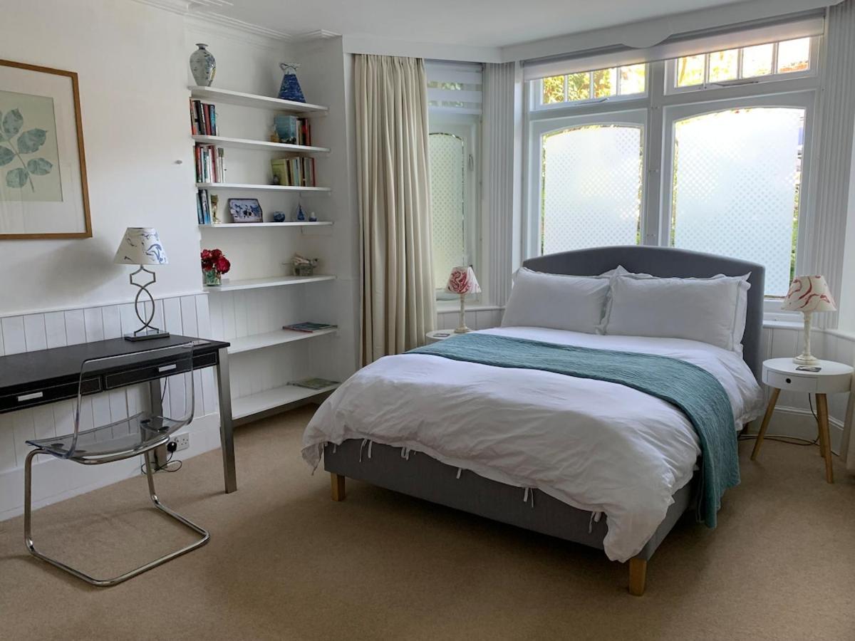 Spacious Comfortable Flat With Free Parking In East Finchley, Muswell Hill & Close To Alexandra Palace ロンドン エクステリア 写真