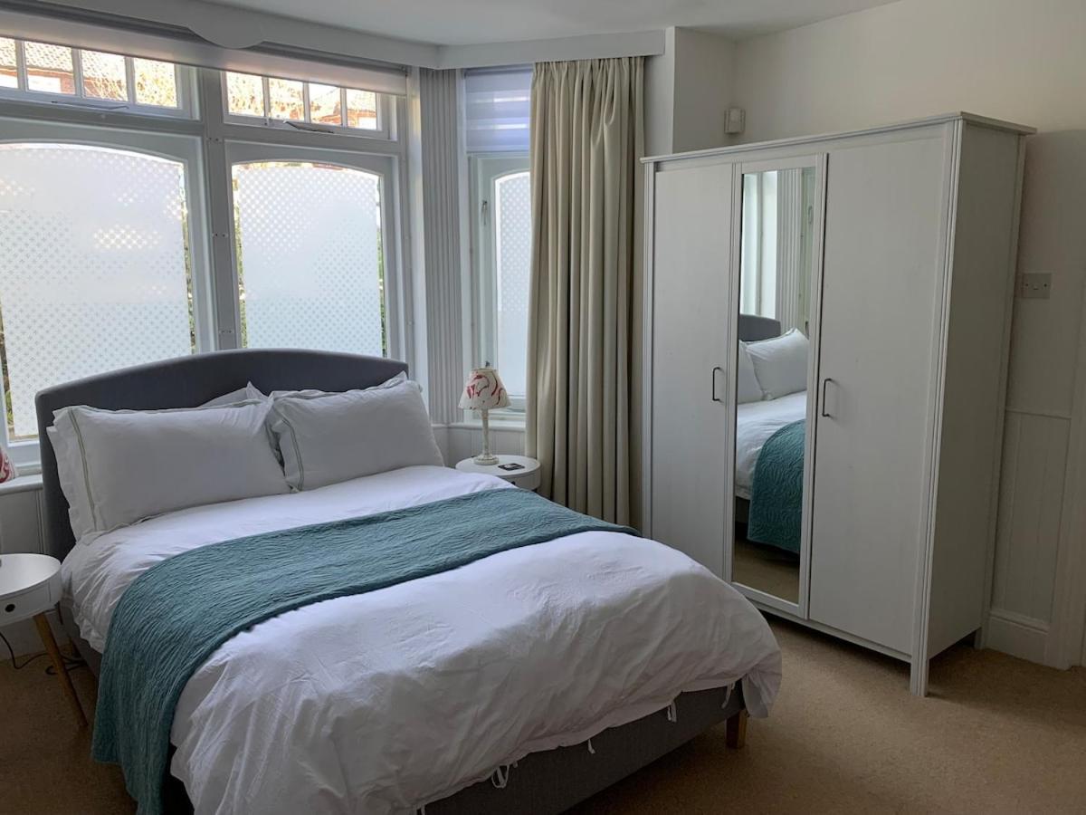 Spacious Comfortable Flat With Free Parking In East Finchley, Muswell Hill & Close To Alexandra Palace ロンドン エクステリア 写真