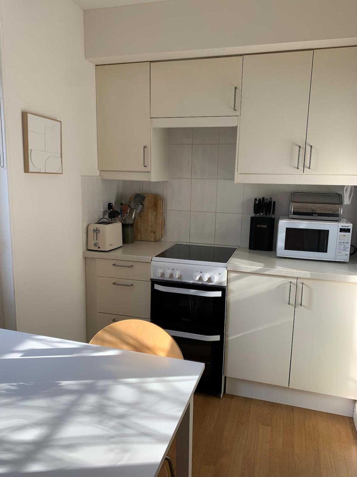 Spacious Comfortable Flat With Free Parking In East Finchley, Muswell Hill & Close To Alexandra Palace ロンドン エクステリア 写真